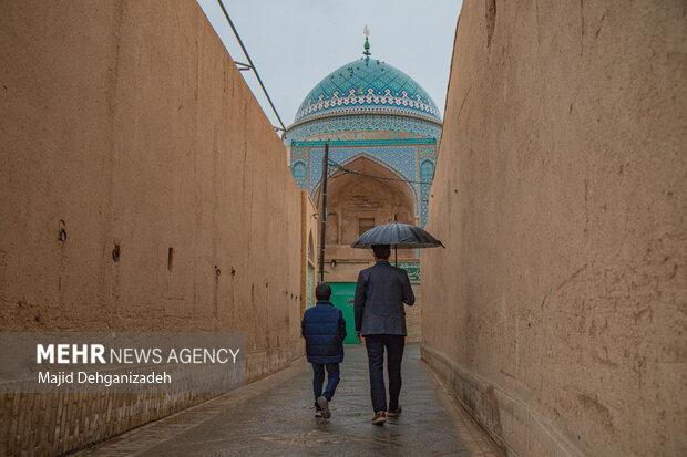 نخستین باران پاییزی در شهر جهانی