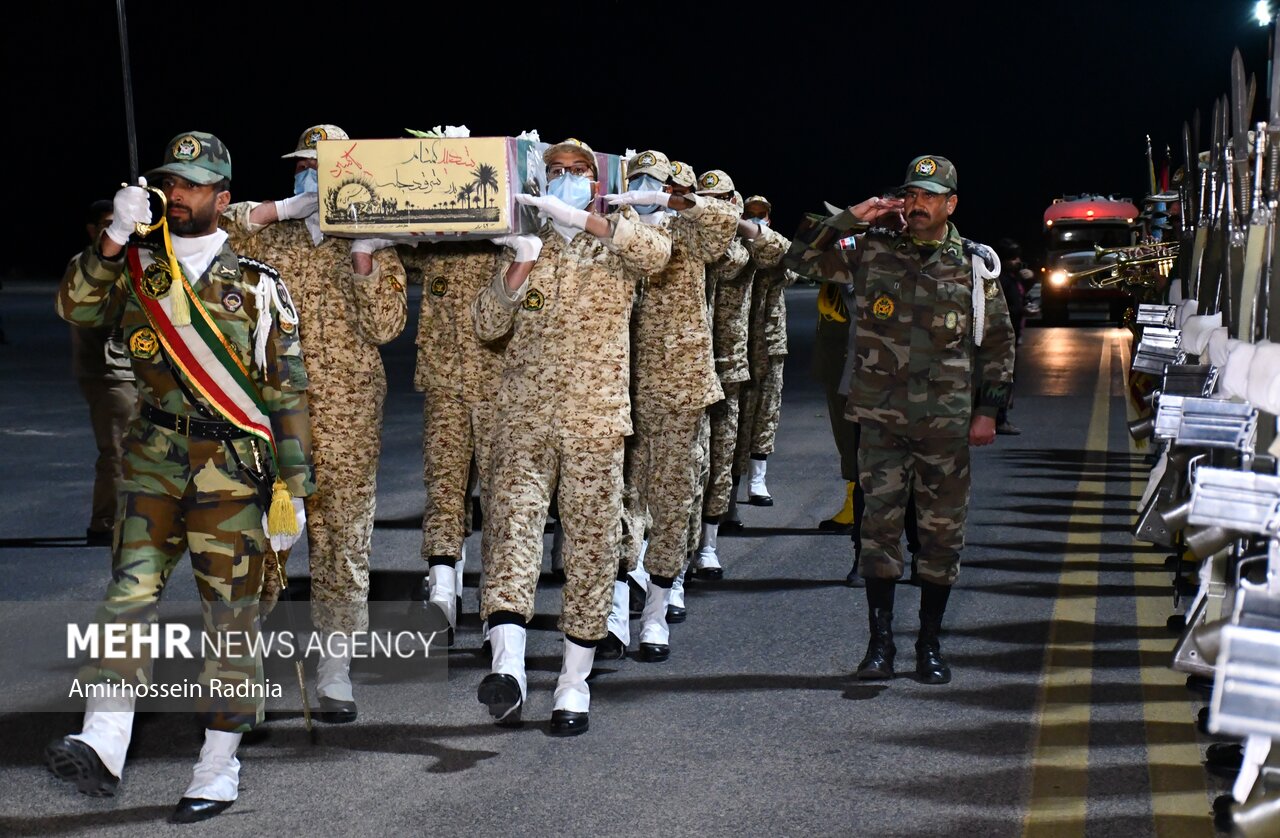 استقبال از پیکر ۶ «شهید» دوران دفاع مقدس