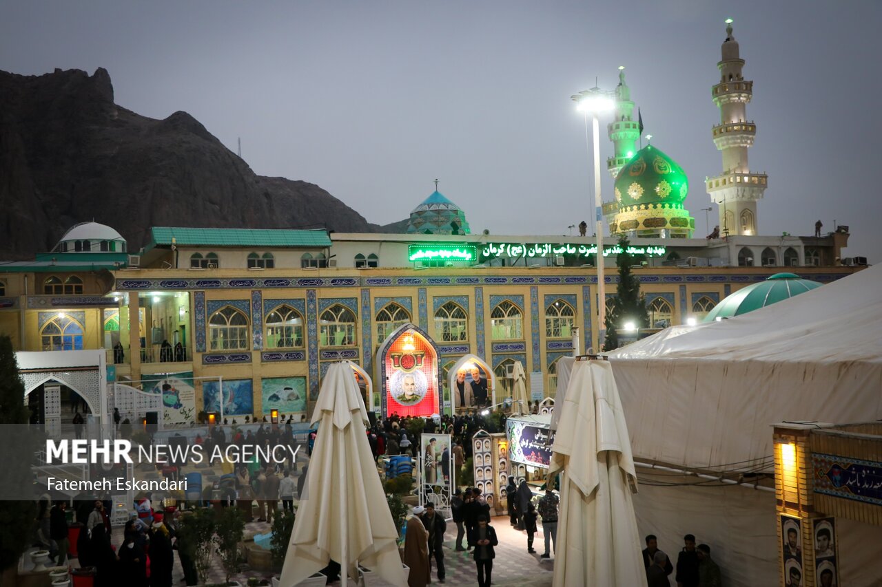 خیل عظیم عاشقان سردار سلیمانی در «طریق‌القاسم» برای زیارت فرمانده آسمانی