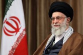 کشور نیازمند کارهای بزرگ و تحولی است/ علاج وسوسه دشمن باتوم نیست