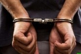 ۶ نفر از اخلالگران بازار ارز در اهواز دستگیر شدند ۶ نفر از اخلالگران بازار ارز در اهواز دستگیر شدند
