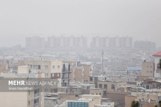 وضعیت قرمز آلودگی هوا در اهواز/مدارس فعال هستند