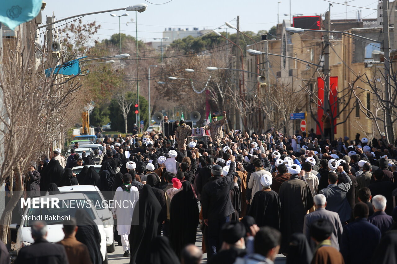 تشییع پیکر شهید دفاع مقدس «علیرضا بادرام» در قم