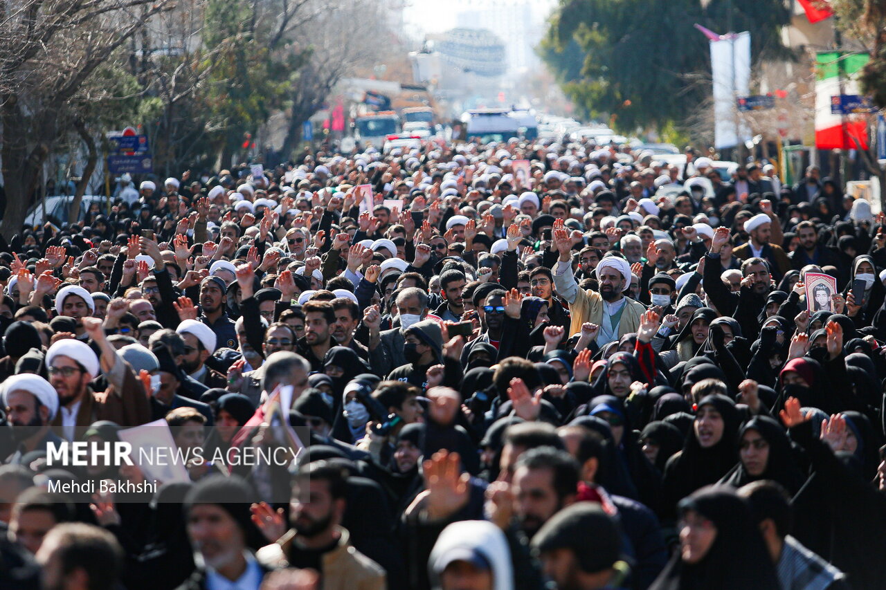 تشییع پیکر شهید دفاع مقدس «علیرضا بادرام» در قم