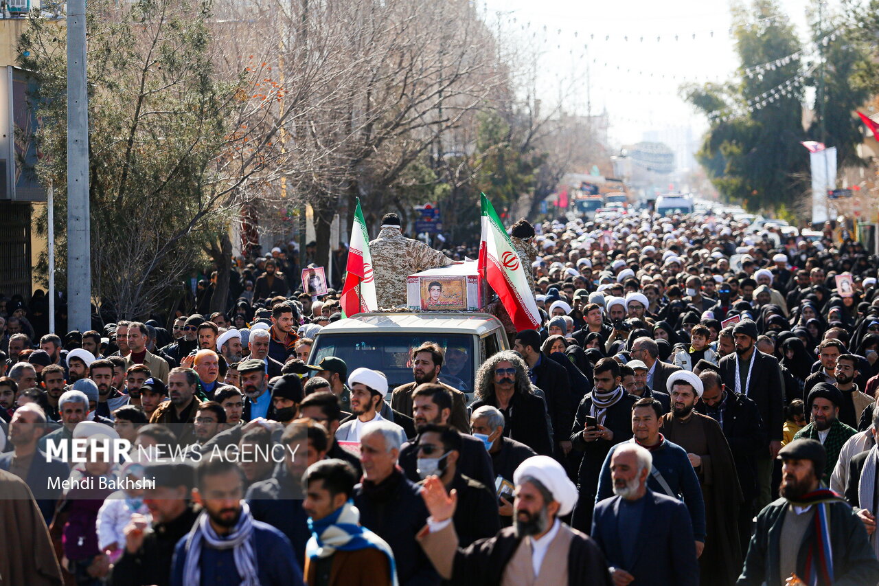 تشییع پیکر شهید دفاع مقدس «علیرضا بادرام» در قم