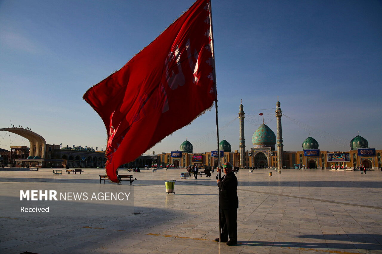 آیین جاروکشی خادمان مسجد مقدس جمکران