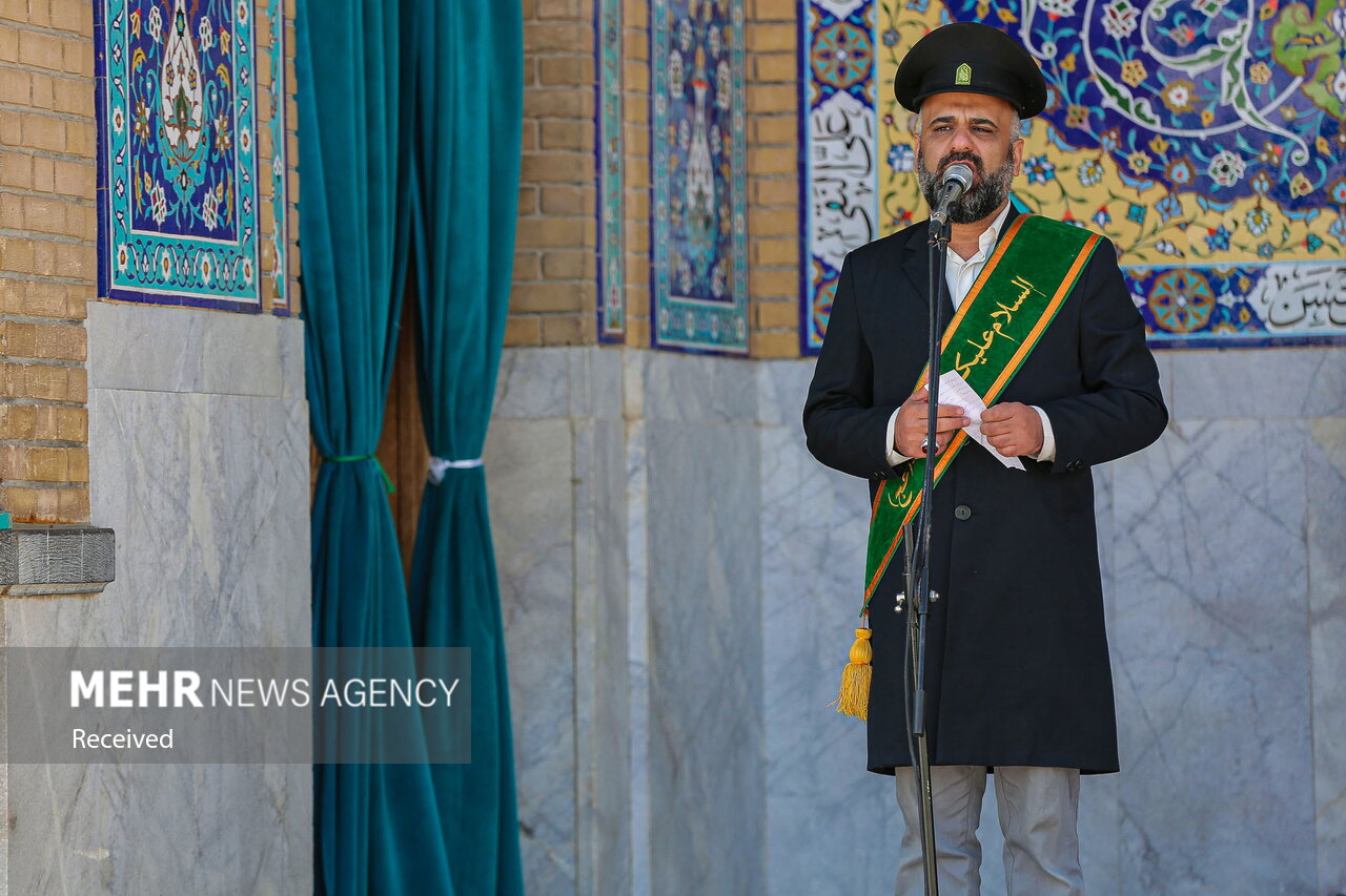 آیین جاروکشی خادمان مسجد مقدس جمکران