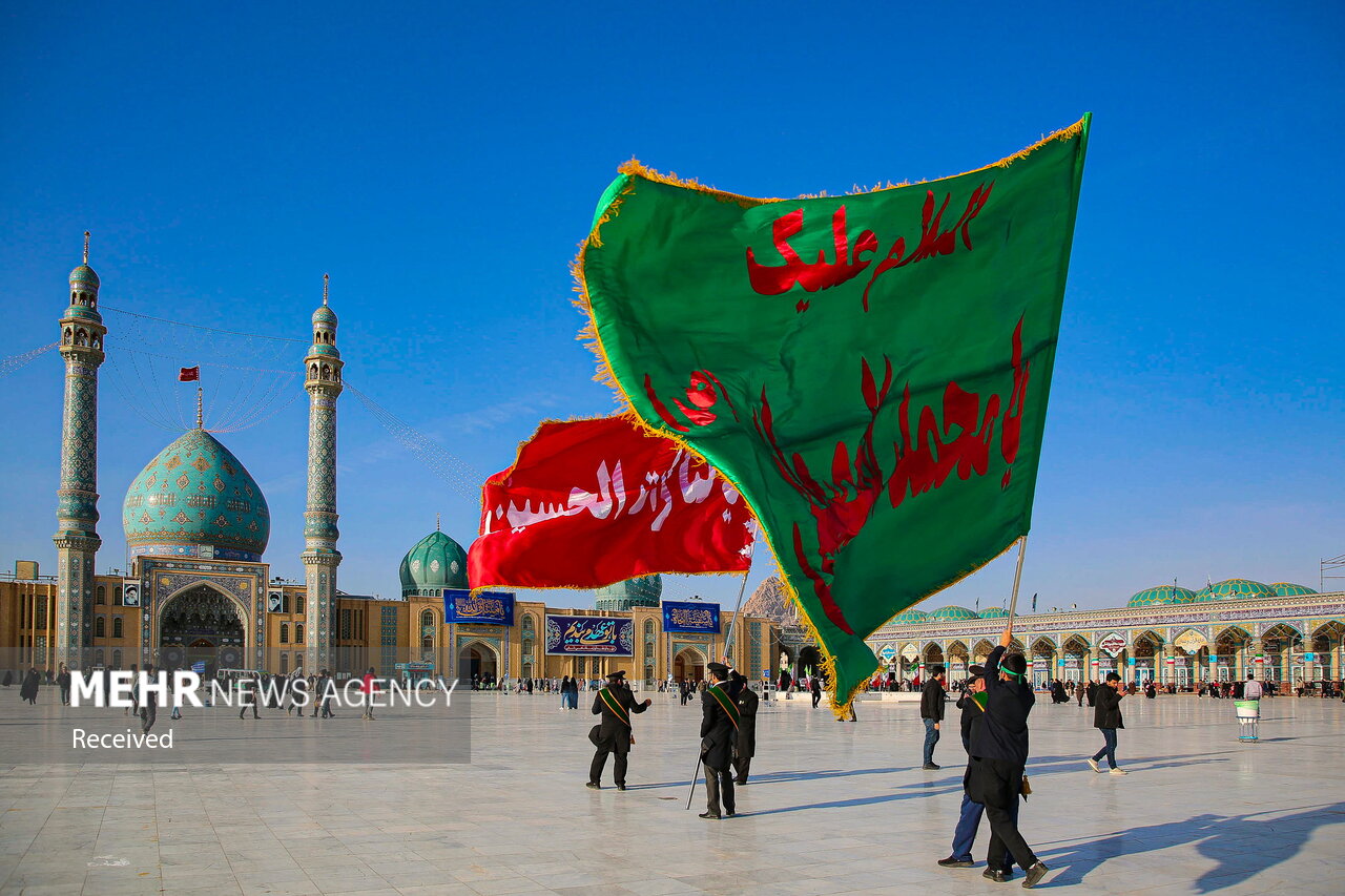 آیین جاروکشی خادمان مسجد مقدس جمکران