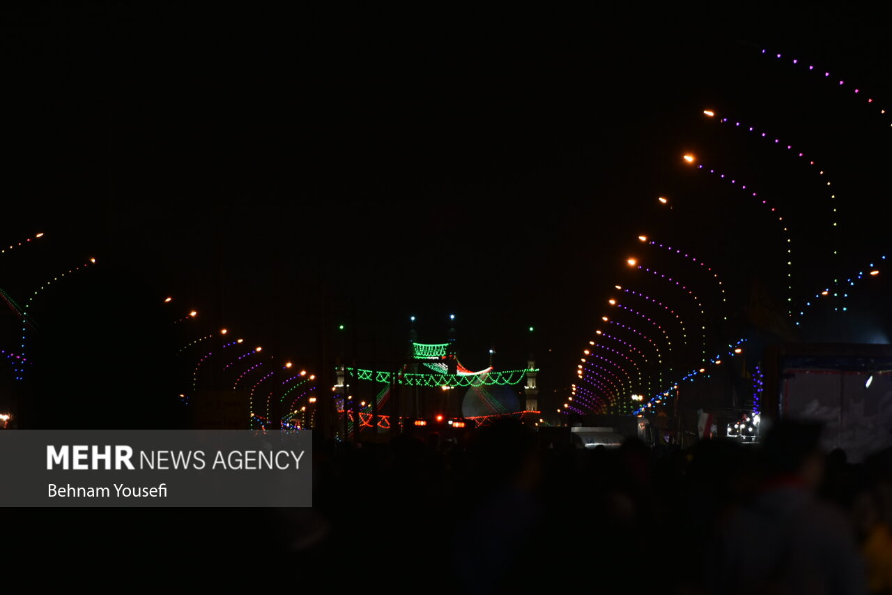 مسجد جمکران در شب نیمه شعبان