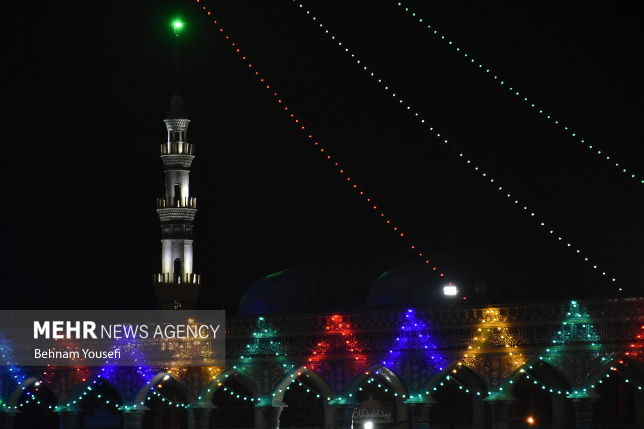 مسجد جمکران در شب نیمه شعبان