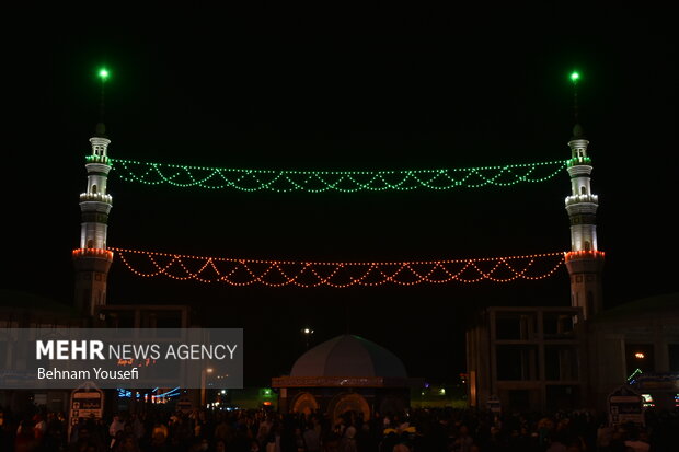 مسجد جمکران در شب نیمه شعبان