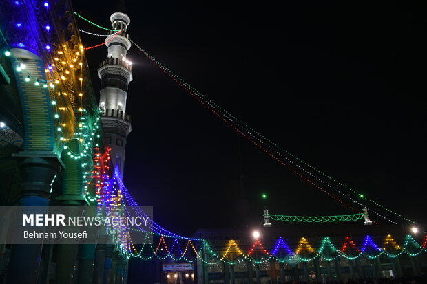 مسجد جمکران در شب نیمه شعبان