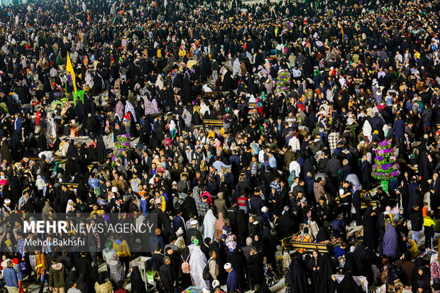 حال و هوای مسجد مقدس جمکران در شب نیمه شعبان