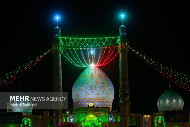 حال و هوای مسجد مقدس جمکران در شب نیمه شعبان