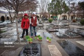 تصاویر / آخرین جمعه سال در بهشت زهرا (س) زنجان <img src="/images/picture_icon.gif" width="16" height="13" border="0" align="top"> تصاویر / آخرین جمعه سال در بهشت زهرا (س) زنجان <img src="/images/picture_icon.gif" width="16" height="13" border="0" align="top">