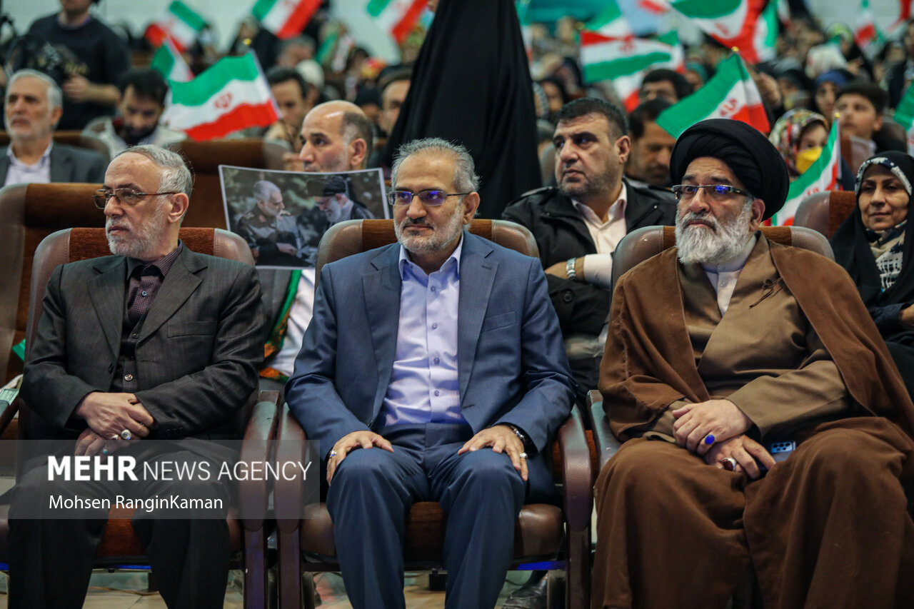 سید محمد حسینی معاون پارلمانی رئیس جمهور در ویژه برنامه روز ۱۲فروردین در مصلی تهران  حضور دارد