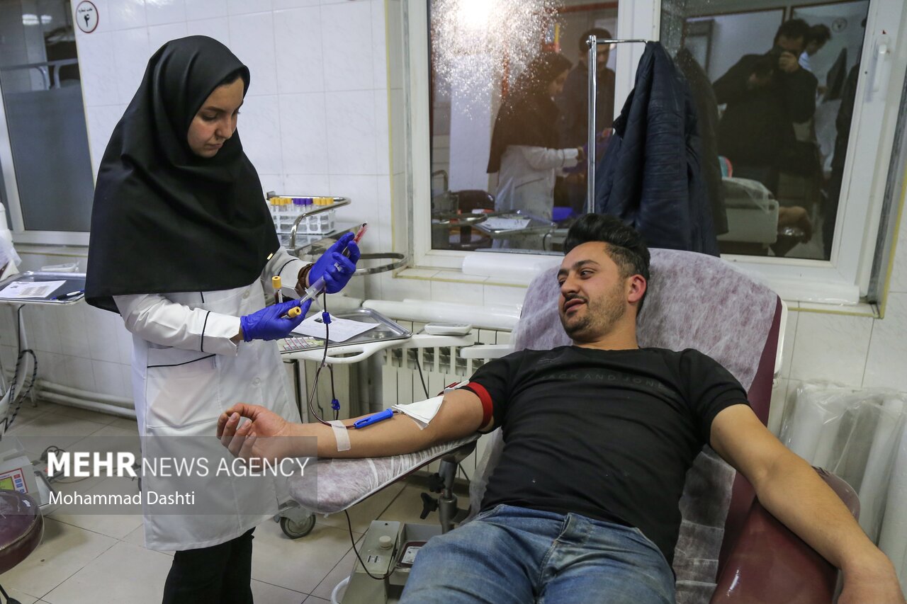 اهدای خون در شب ۲۱ ماه مبارک رمضان - اردبیل