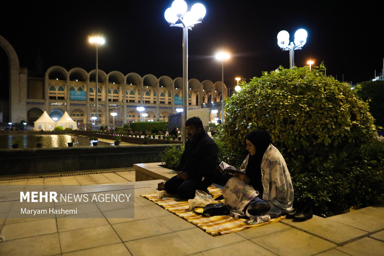 مراسم احیای شب بیست و سوم ماه رمضان با حضور پرشور مردم در مصلی تهران شامگاه ۲۵ فروردین ماه ۱۴۰۲ برگزار شد