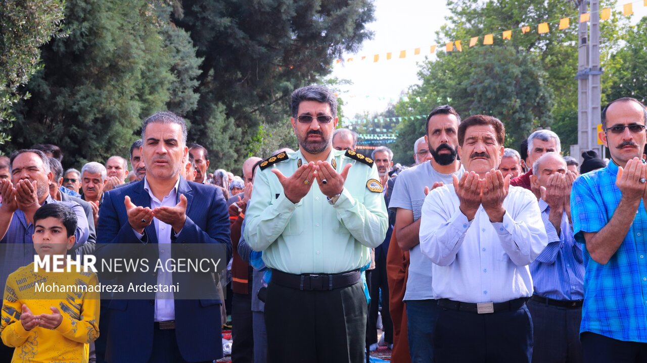 نماز عید فطر در ورامین برگزار شد