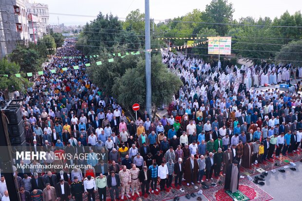 نماز عید فطر در ورامین برگزار شد