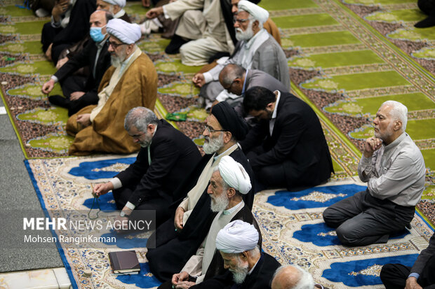 نماز عبادی - سیاسی جمعه تهران، ۸ اردیبهشت۱۴۰۲ به امامت حجت الاسلام حسن ابوترابی‌‌فرد امام جمعه موقت تهران در دانشگاه تهران برگزار شد