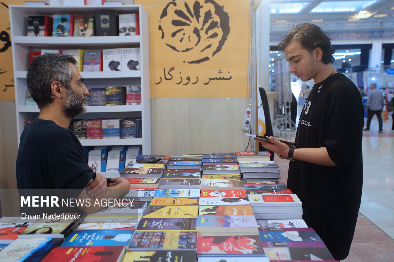 سی و چهارمین نمایشگاه بین المللی کتاب تهران از صبح امروز چهارشنبه ۲۰اردیبهشت ۱۴۰۲ در مصلی تهران افتتاح شد