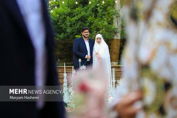 جشن بزرگ ازدواج دانشگاهیان دانشگاه علوم پزشکی تهران بعدازظهر یکشنبه ۲۴ اردیبهشت ۱۴۰۲ با حضور ۱۵۰ زوج در مرکز همایش های دانشگاه علوم پزشکی تهران برگزار شد