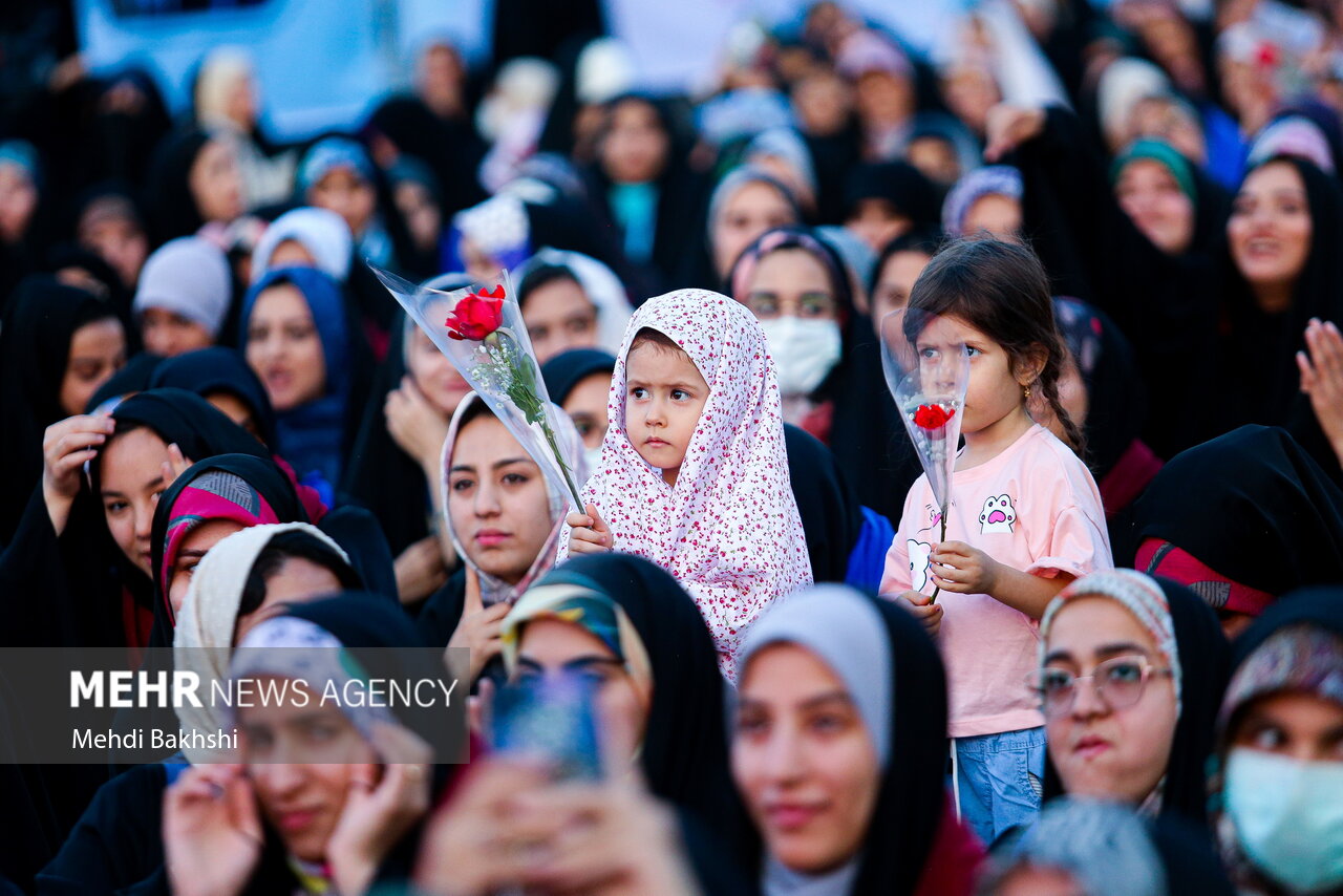 اجتماع دختران دانشجو به مناسبت روز دختر در قم