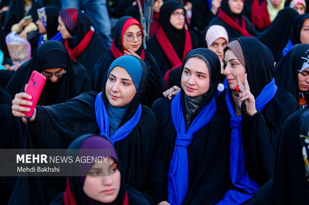 اجتماع دختران دانشجو به مناسبت روز دختر در قم