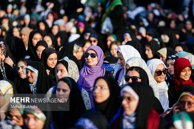 اجتماع دختران دانشجو به مناسبت روز دختر در قم