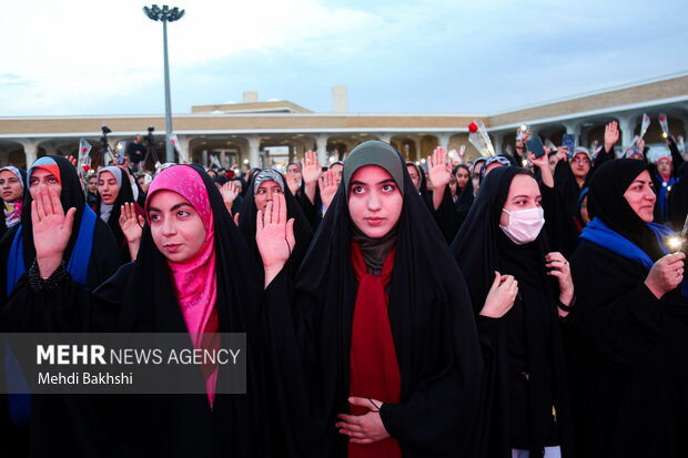 اجتماع دختران دانشجو به مناسبت روز دختر در قم