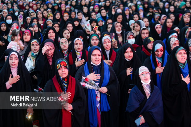 اجتماع دختران دانشجو به مناسبت روز دختر در قم