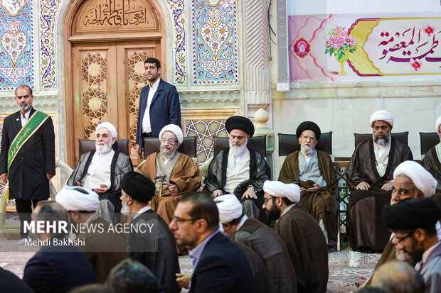 آئین خطبه خوانی خادمان در حرم حضرت معصومه(س)