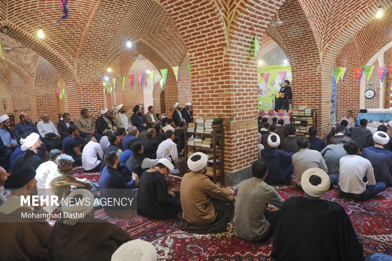 جشن عمامه گذاری طلاب علوم دینی در اردبیل