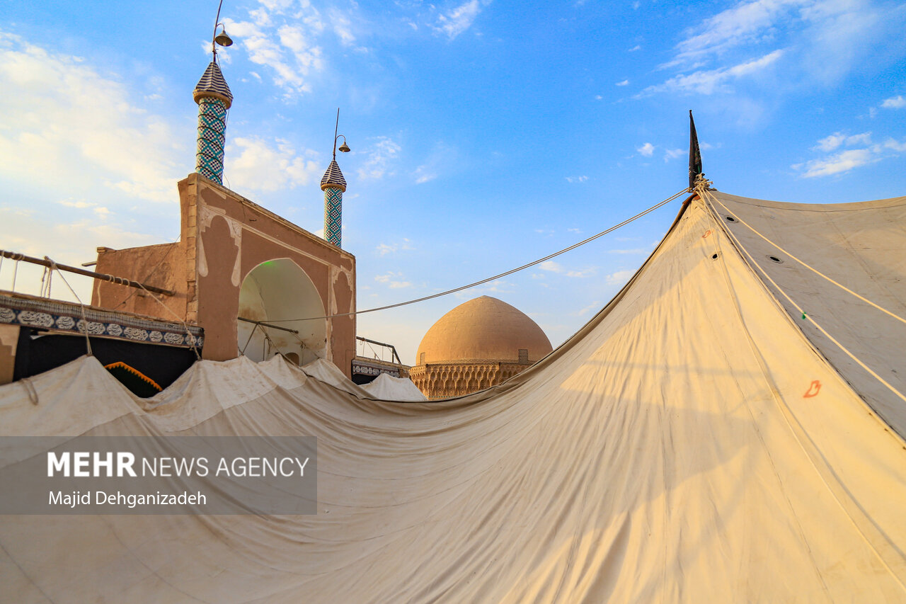 آیین سنتی «پوش کشی» در حسینیه بزرگ فهادان یزد