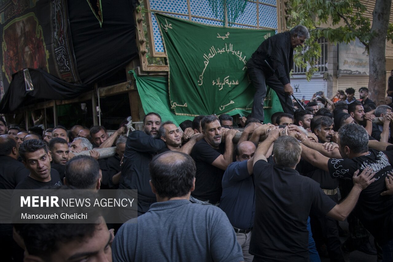 آئین معنوی نخل گردانی در شاهرود