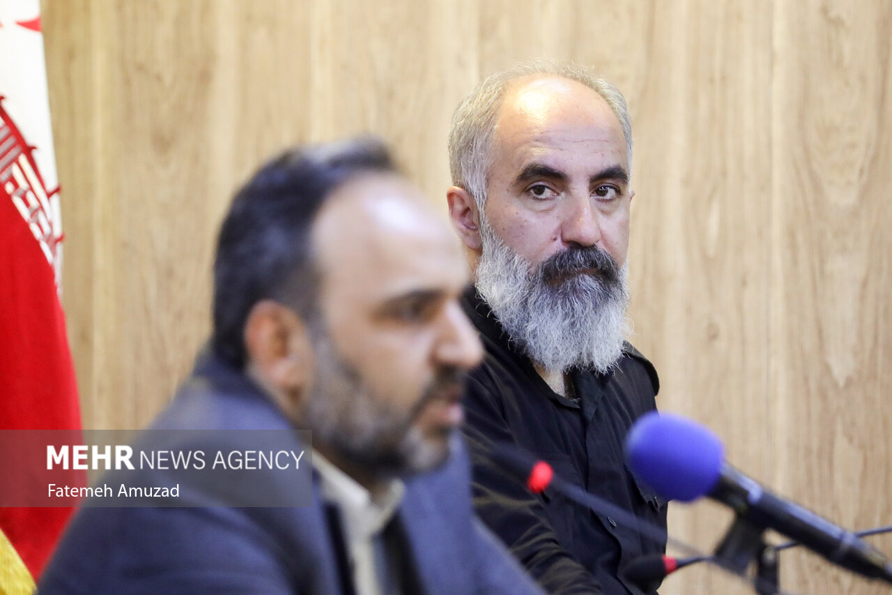 مهدی عرفاتی دبیر جشنواره ملی رسانه‌های کشور در نشست خبری معاون مطبوعاتی وزیر ارشاد حضور دارد