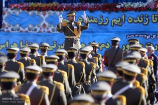 رژه نیروهای مسلح در تهران برگزار شد