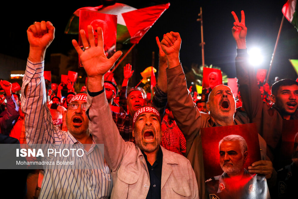 جشن مردم تهران پس از حملات مقاومت به رژیم صهیونیستی