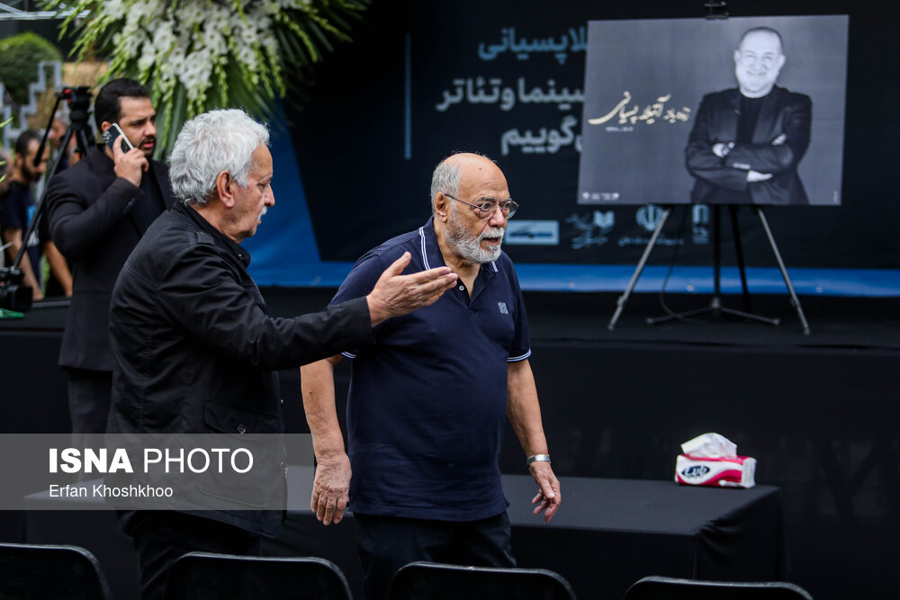 اکبر زنجان‌پور در مراسم تشییع پیکر زنده یاد آتیلا پسیانی
