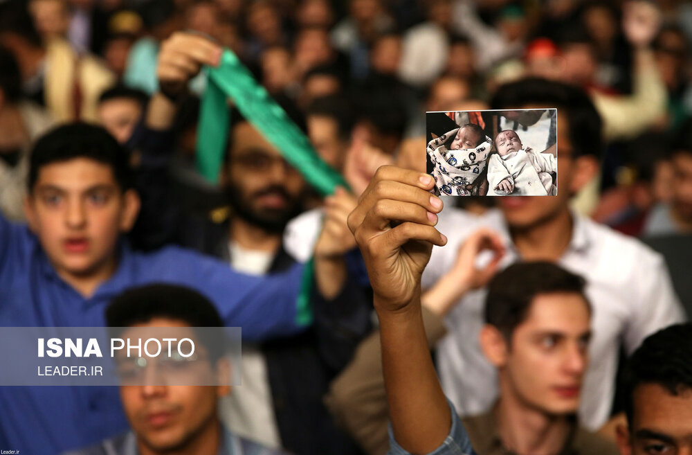 دیدار هزاران نفر از دانش‌آموزان و دانشجویان با مقام معظم رهبری