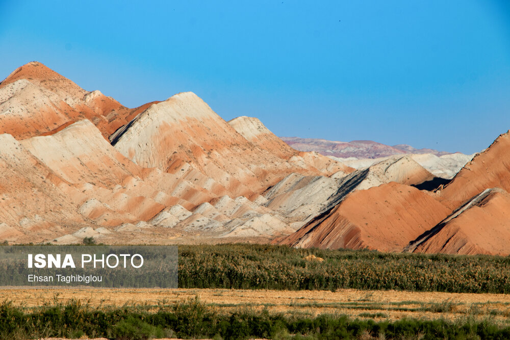 کوه‌های رنگین کمانی زنجان