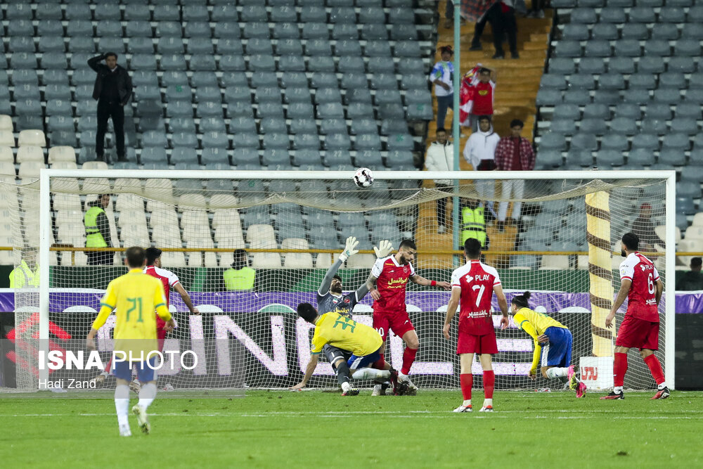 هفته نهم لیگ برتر فوتبال؛ پرسپولیس - صنعت نفت