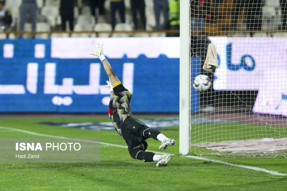 هفته نهم لیگ برتر فوتبال؛ پرسپولیس - صنعت نفت