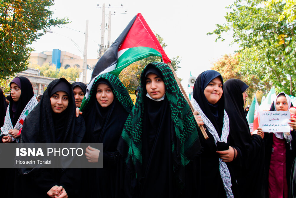 راهپیمایی ۱۳ آبان در شهرکرد