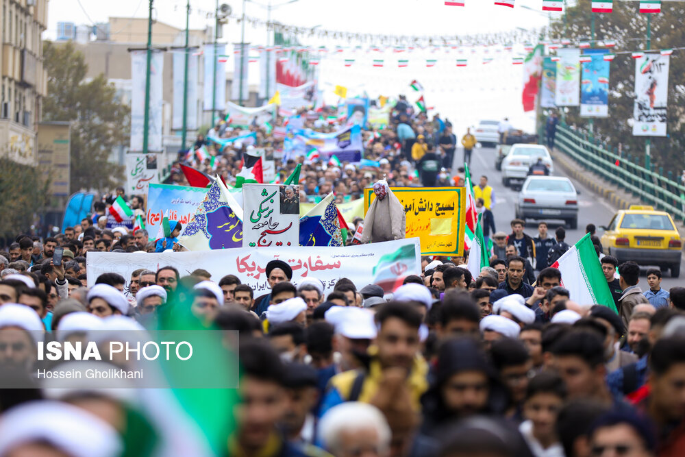 راهپیمایی ۱۳ آبان در قزوین