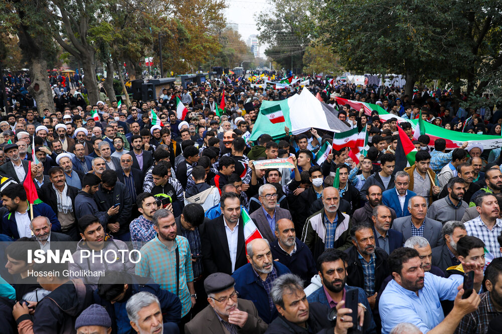 راهپیمایی ۱۳ آبان در قزوین