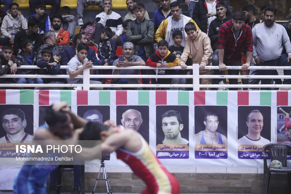 مسابقات کشتی فرنگی قهرمانی جوانان کشور