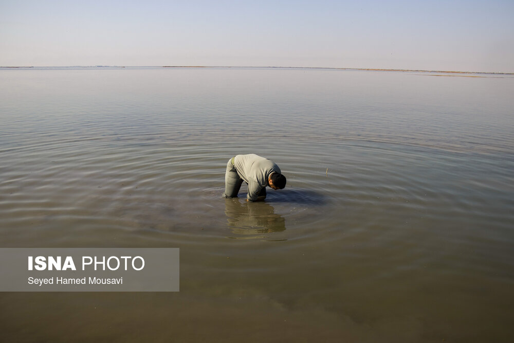 استان خوزستان بیش از یک میلیون هکتار منطقه حفاظت شده و تالاب دارد. تنوع اقلیمی بالا در این استان کار محیط‌بانان را برای حفظ منابع بکر و طبیعی و ذخایر ژنتیکی و رساندن آن به دست آیندگان سخت‌تر می‌کند.