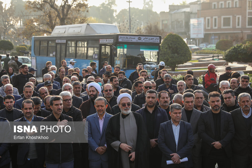 بدرقه و خاکسپاری پیکر یک شهید گمنام در وزارت فرهنگ و ارشاد اسلامی